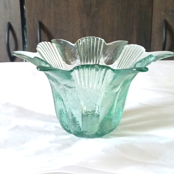 Kitchen Vintage Flower Petal Bowl Made With Recycled Glass Poshmark